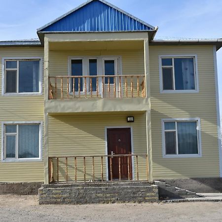 Bulbul Jamak Travel Hostel Улгий Екстер'єр фото