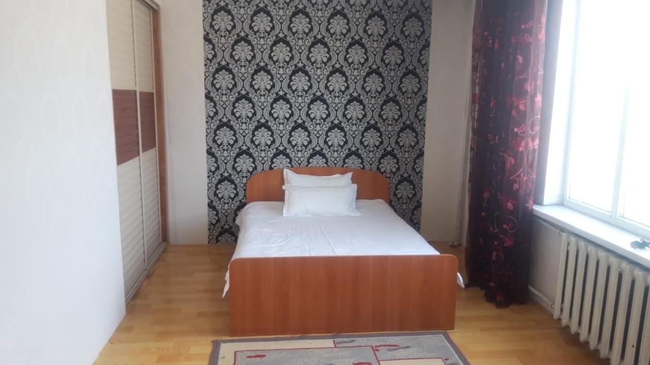 Bulbul Jamak Travel Hostel Улгий Екстер'єр фото