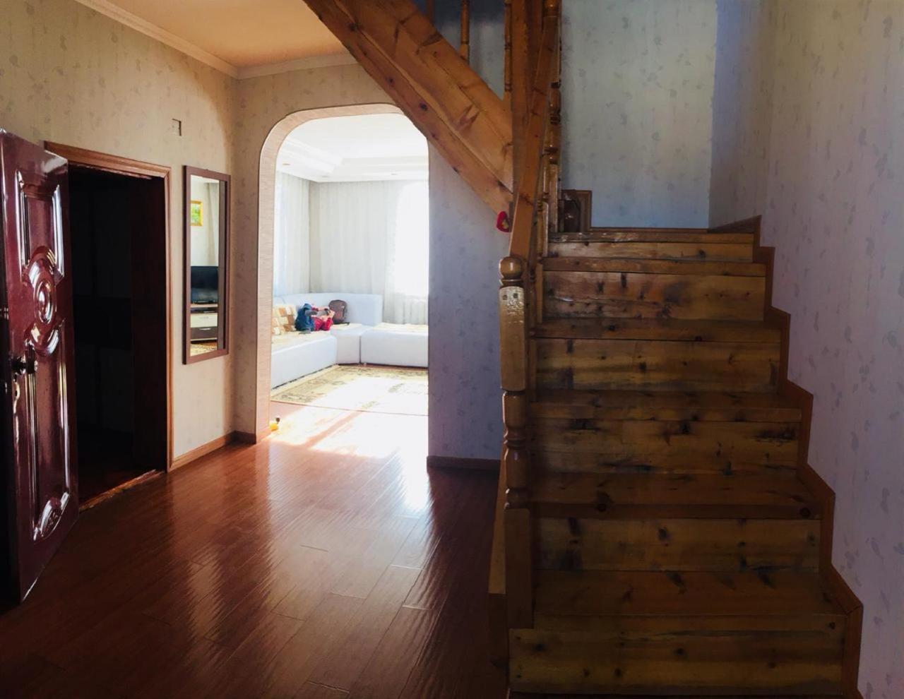 Bulbul Jamak Travel Hostel Улгий Екстер'єр фото