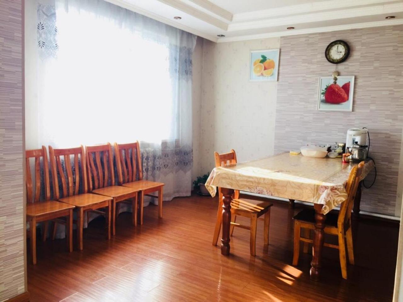 Bulbul Jamak Travel Hostel Улгий Екстер'єр фото