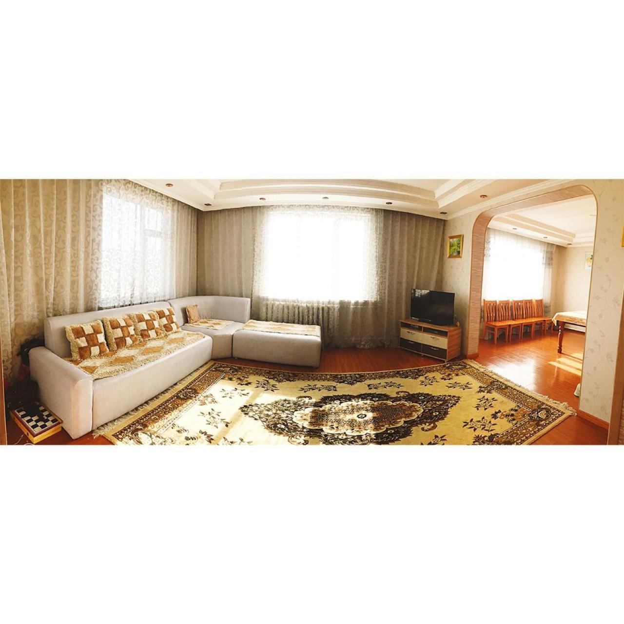 Bulbul Jamak Travel Hostel Улгий Екстер'єр фото