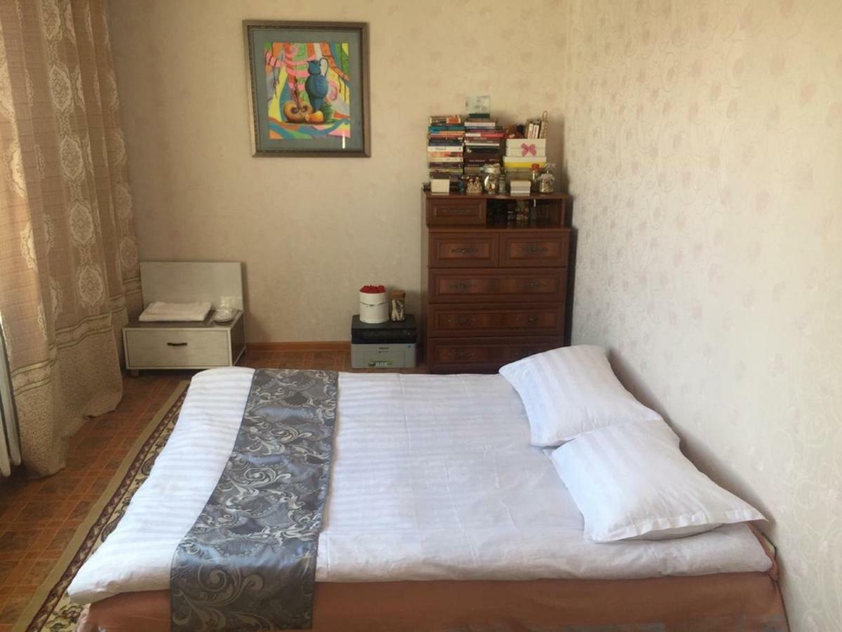 Bulbul Jamak Travel Hostel Улгий Екстер'єр фото